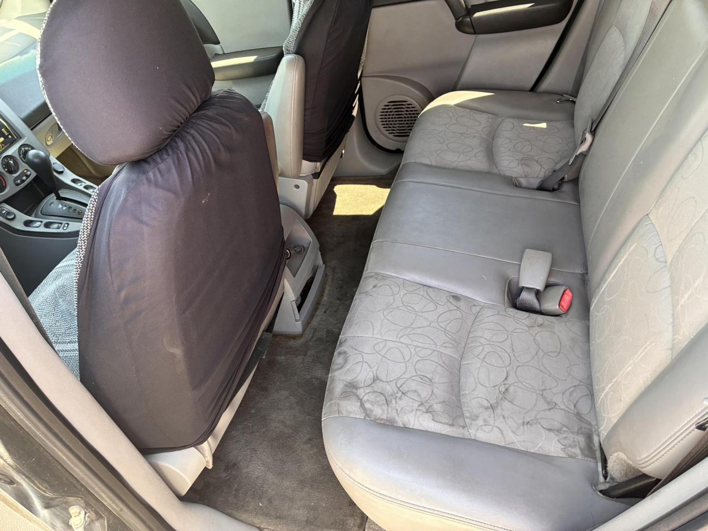 2004 Saturn Vue FWD V6 (5GZCZ53494S) with an 3.5L V6 SOHC 24V engine, 5-Speed Automatic Overdrive transmission, located at 44356 Date Ave., Lancaster, CA, 93534, (661) 945-6555, 34.688919, -118.139374 - Photo#3