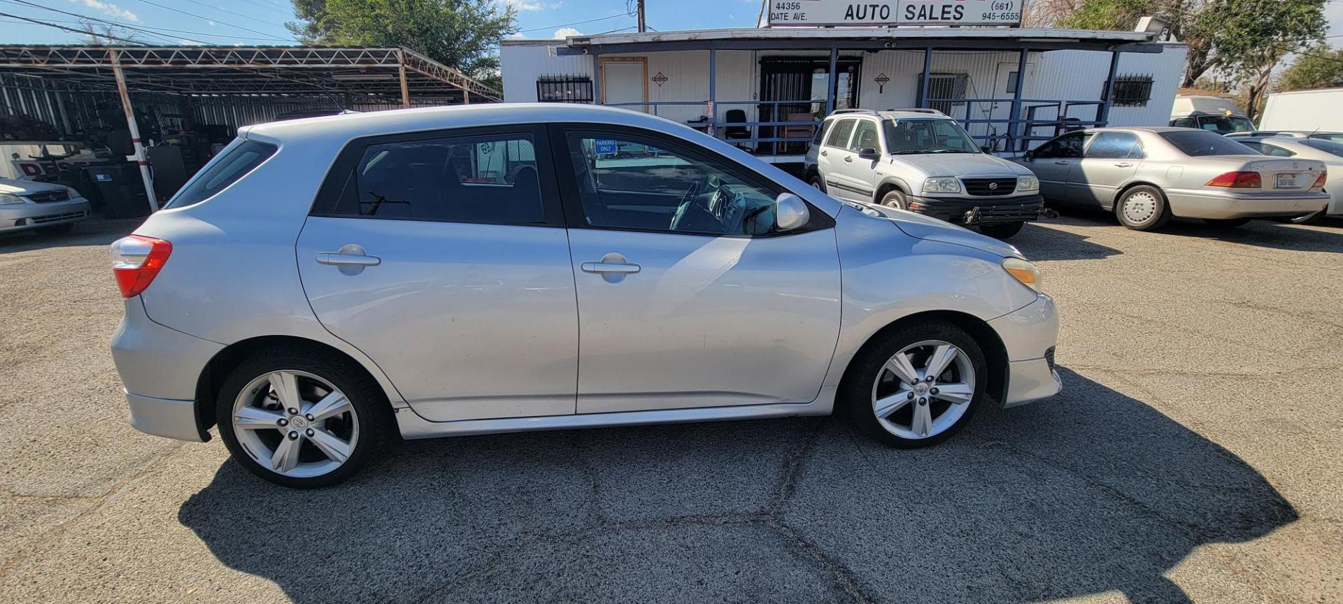 2009 Toyota Matrix S 5-Speed AT (2T1KE40E39C) with an 2.4L L4 engine, 5-Speed Automatic Overdrive transmission, located at 44356 Date Ave., Lancaster, CA, 93534, (661) 945-6555, 34.688919, -118.139374 - Photo#0
