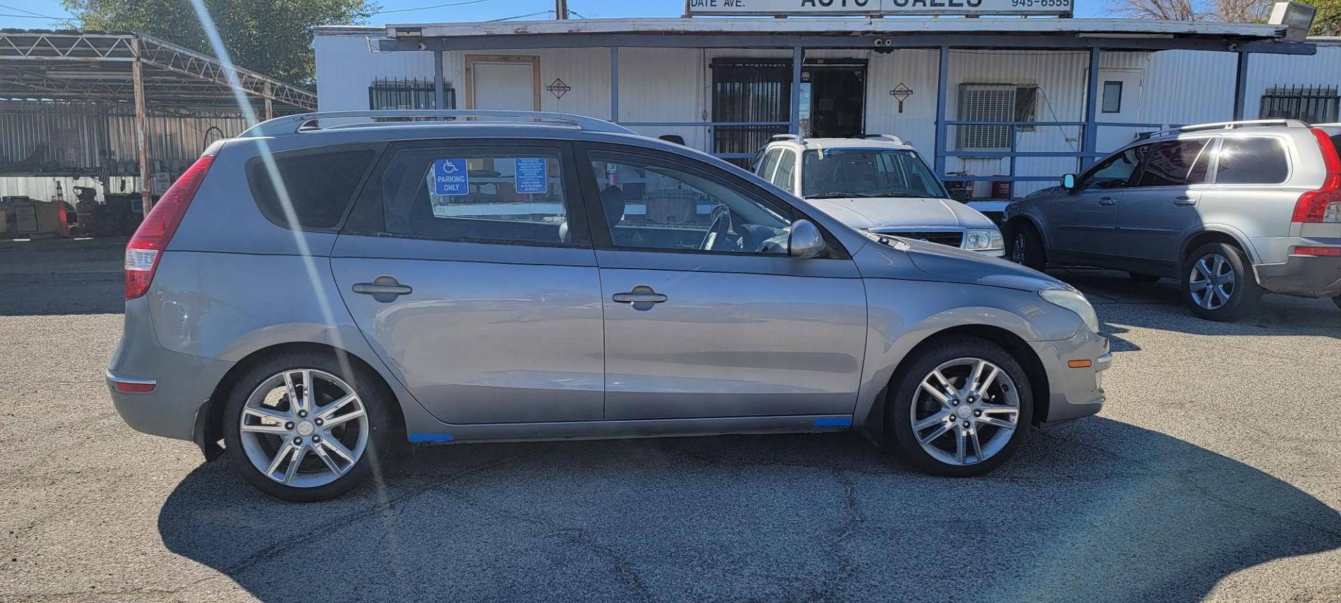 2011 /GRAY Hyundai Elantra Touring GLS Automatic (KMHDC8AE3BU) with an 2.0L L4 DOHC 16V engine, 4-Speed Automatic transmission, located at 44356 Date Ave., Lancaster, CA, 93534, (661) 945-6555, 34.688919, -118.139374 - Photo#1