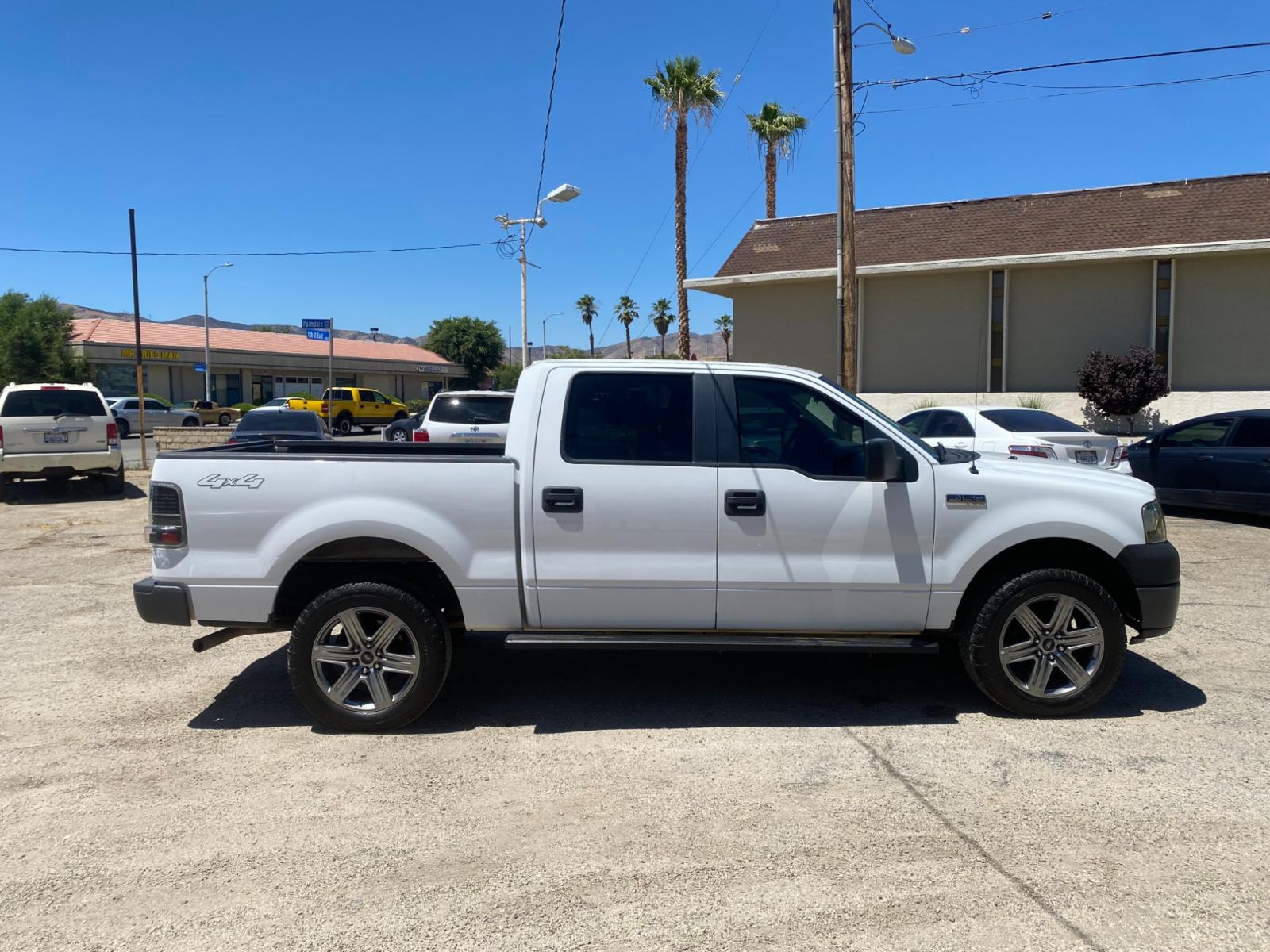 2008 Ford F-150 FX4 SuperCrew (1FTRW14W58F) with an 4.6L V8 SOHC 16V engine, 4-Speed Automatic Overdrive transmission, located at 44356 Date Ave., Lancaster, CA, 93534, (661) 945-6555, 34.688919, -118.139374 - Photo #2