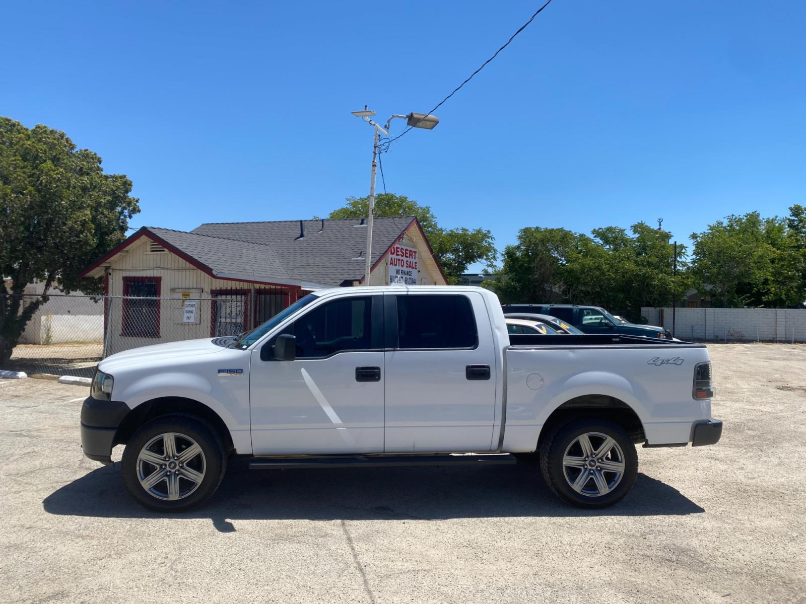 2008 Ford F-150 FX4 SuperCrew (1FTRW14W58F) with an 4.6L V8 SOHC 16V engine, 4-Speed Automatic Overdrive transmission, located at 44356 Date Ave., Lancaster, CA, 93534, (661) 945-6555, 34.688919, -118.139374 - Photo #3