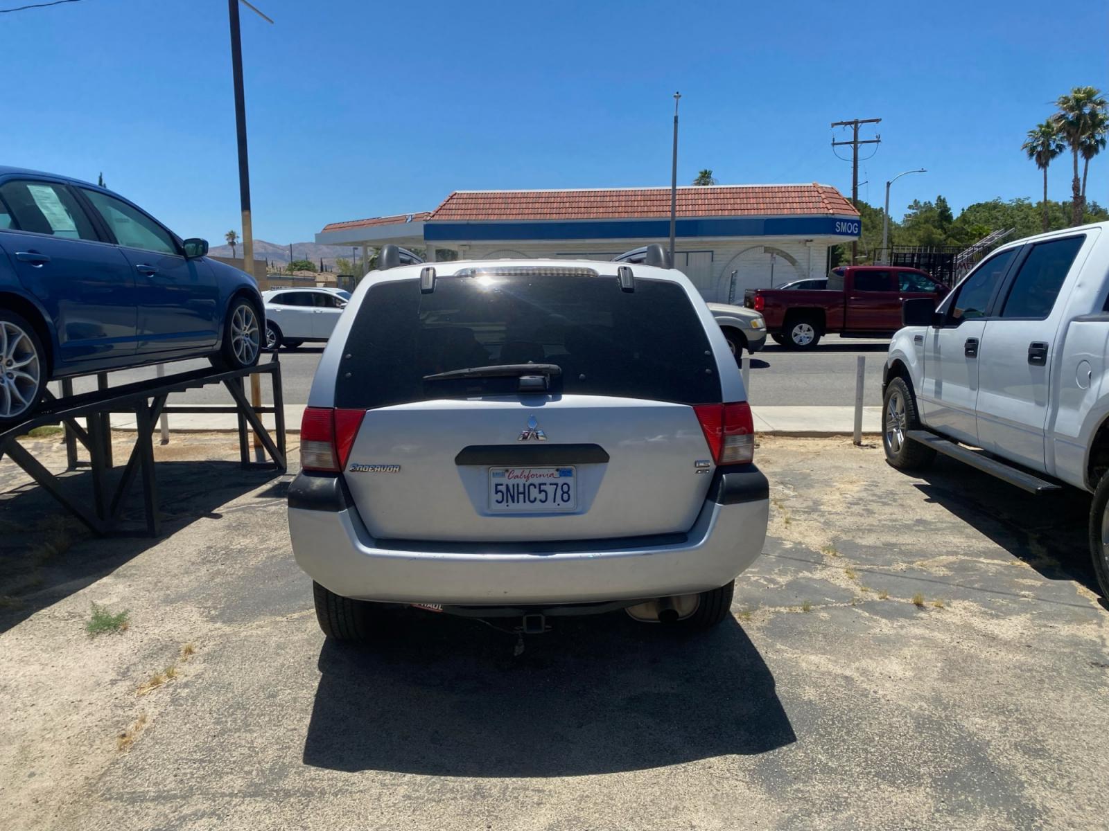 2005 Mitsubishi Endeavor LS AWD (4A4MN21S95E) with an 3.8L V6 SOHC 24V engine, 4-Speed Automatic Overdrive transmission, located at 44356 Date Ave., Lancaster, CA, 93534, (661) 945-6555, 34.688919, -118.139374 - Photo #1