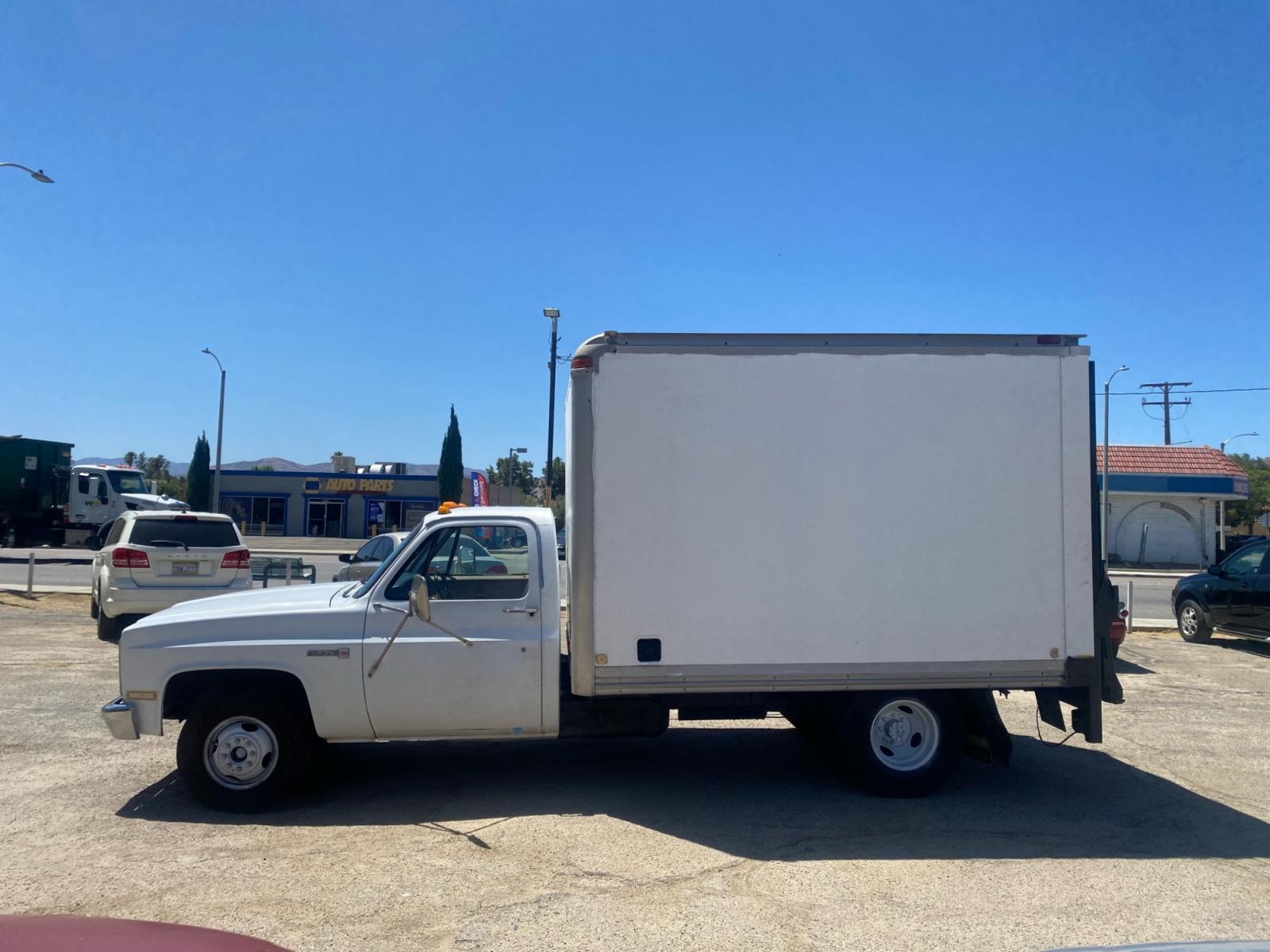 1988 GMC R3500 High Sierra 2WD (1GDHR34K4JJ) with an 5.7L V8 OHV 16V engine, located at 44356 Date Ave., Lancaster, CA, 93534, (661) 945-6555, 34.688919, -118.139374 - Photo #1