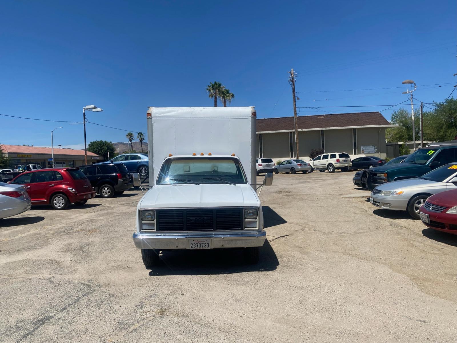 1988 GMC R3500 High Sierra 2WD (1GDHR34K4JJ) with an 5.7L V8 OHV 16V engine, located at 44356 Date Ave., Lancaster, CA, 93534, (661) 945-6555, 34.688919, -118.139374 - Photo #3