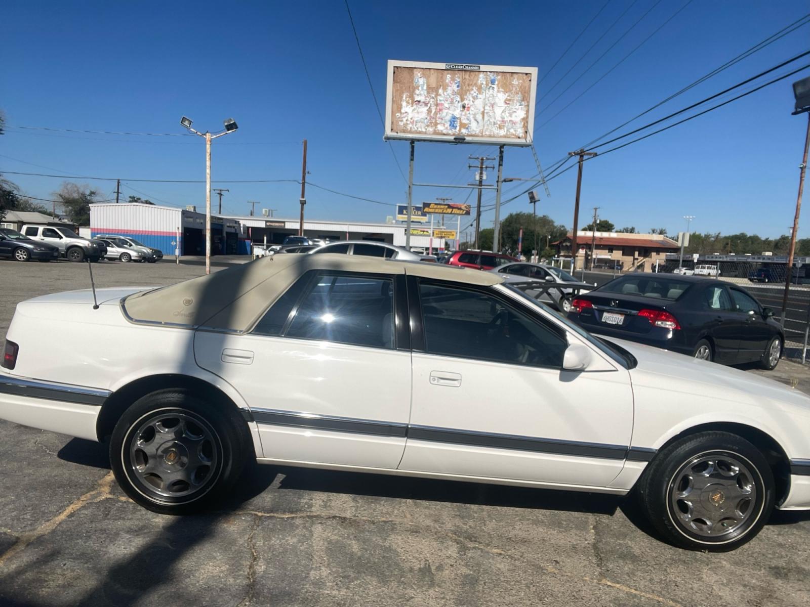 1997 CADILLAC SEVILLE with an V8 engine, AUTOMATIC transmission, located at 44356 Date Ave., Lancaster, CA, 93534, (661) 945-6555, 34.688919, -118.139374 - Photo #3